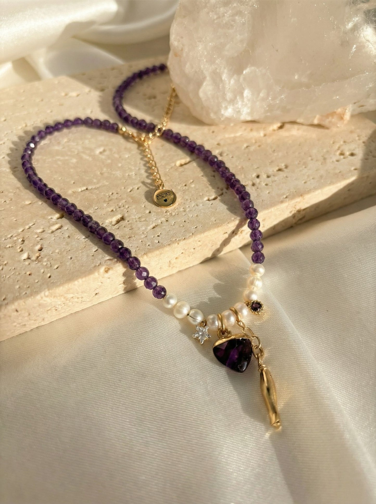 Sacred – שרשרת אמטיסט בשילוב פנינים